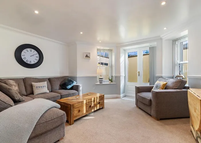 3 South Beach Court - Cosy Seafront Apartment
